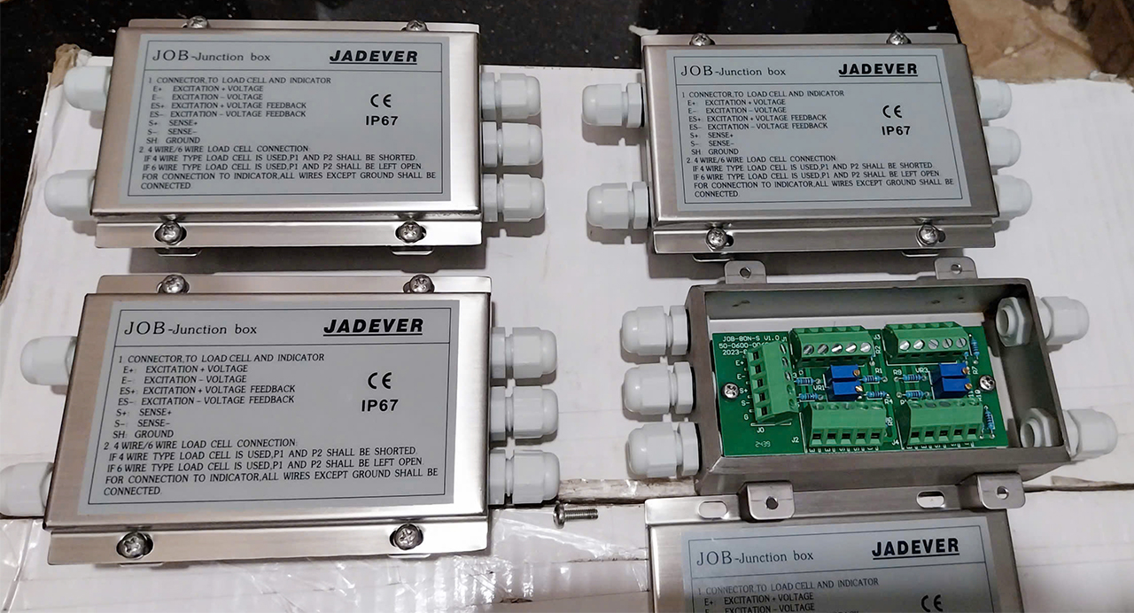 Hộp Nối Tín Hiệu 4-6-8 Cổng JOB84 Jadever 2
