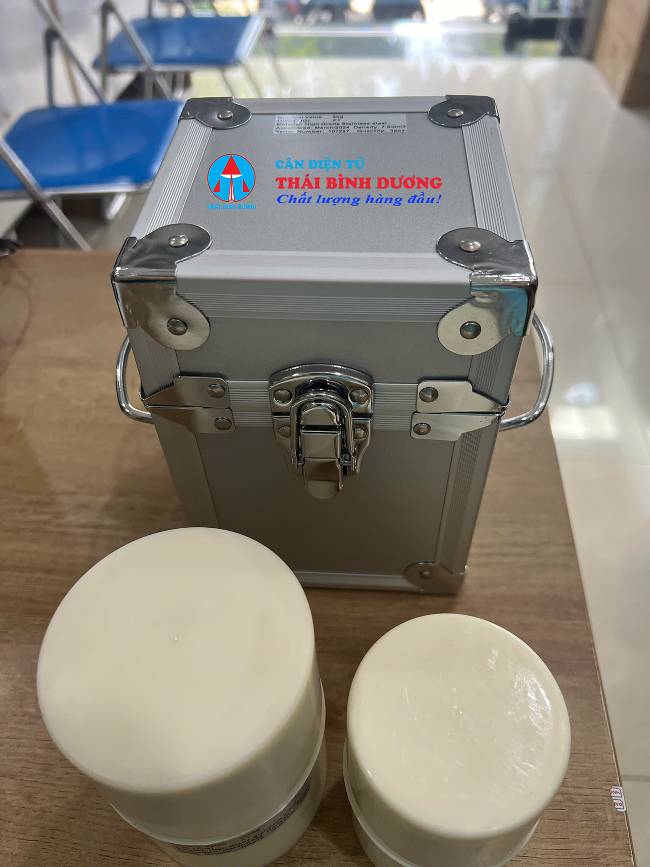 quả cân chuẩn F1 1kg 4