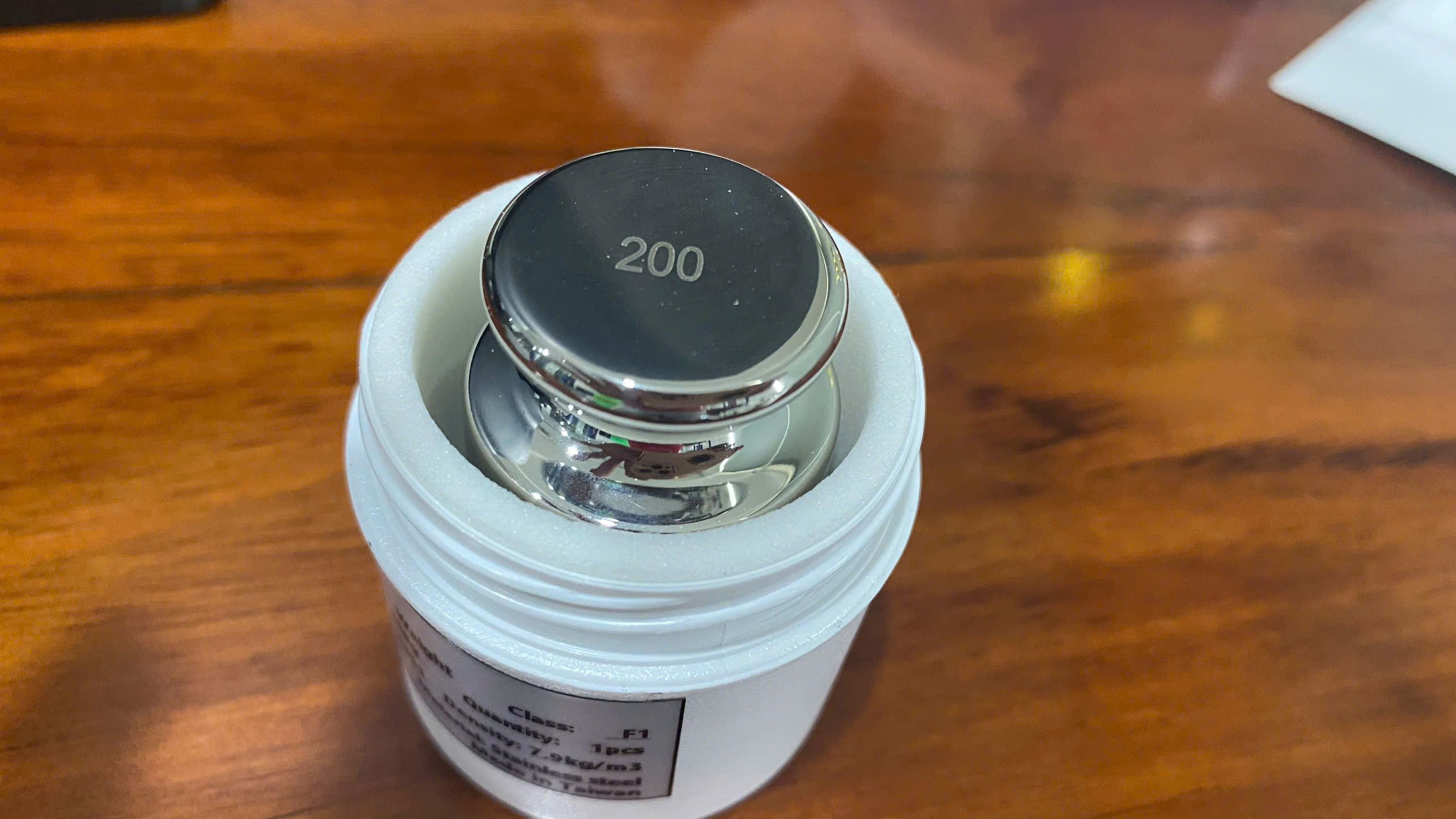 Quả cân chuẩn F2 200g 2