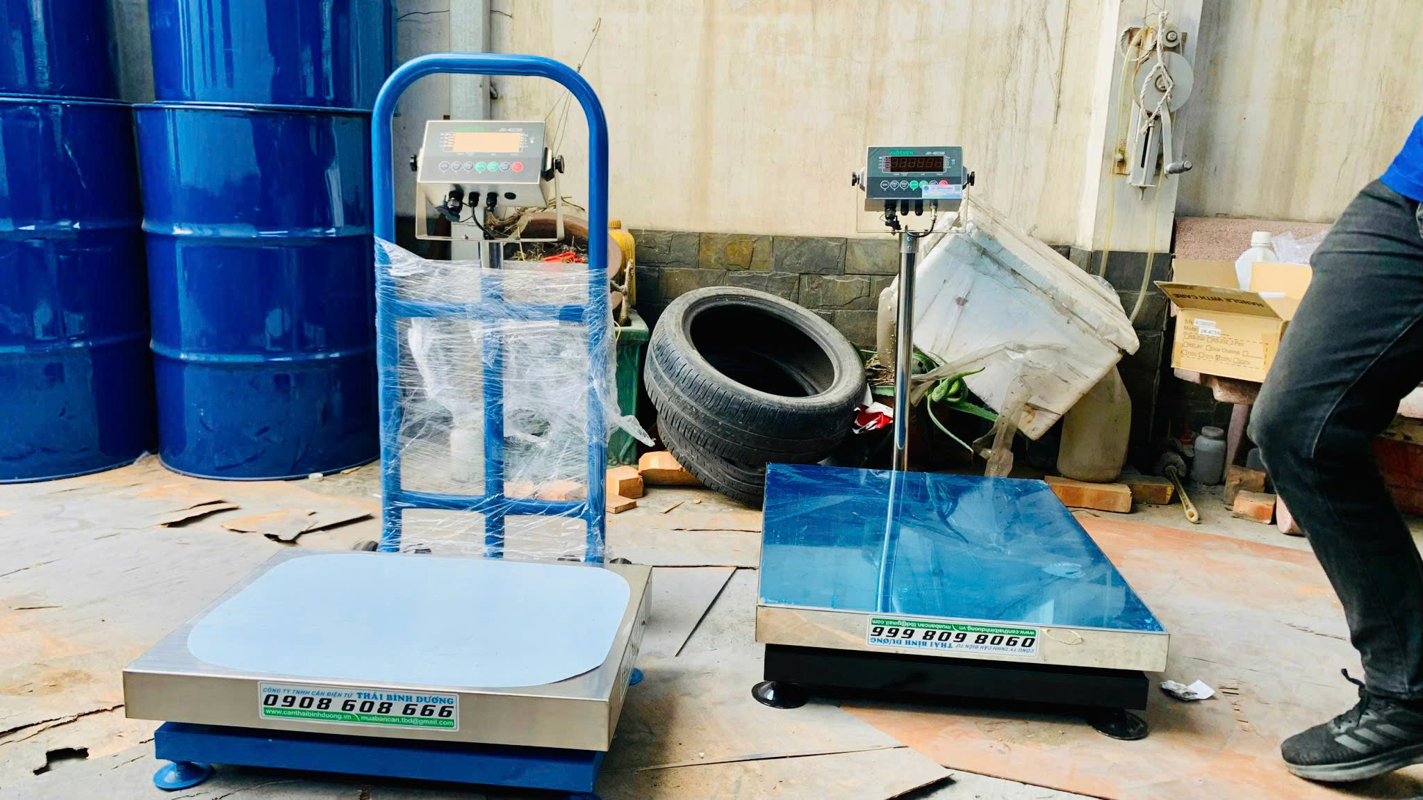 Cân Điện Tử Có Bánh Xe Di Chuyển JIK-4CSB Jadever 2